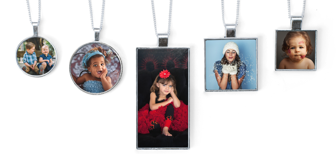 Personalized Photo Jewelry in Circle, Rectangle and Square shapes.